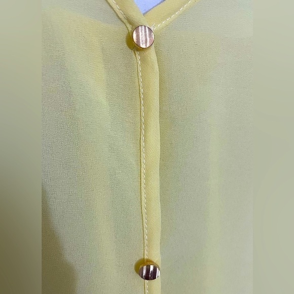 Yellow white top sheer short sleeve button down blouse light breezy - Picture 2 of 8